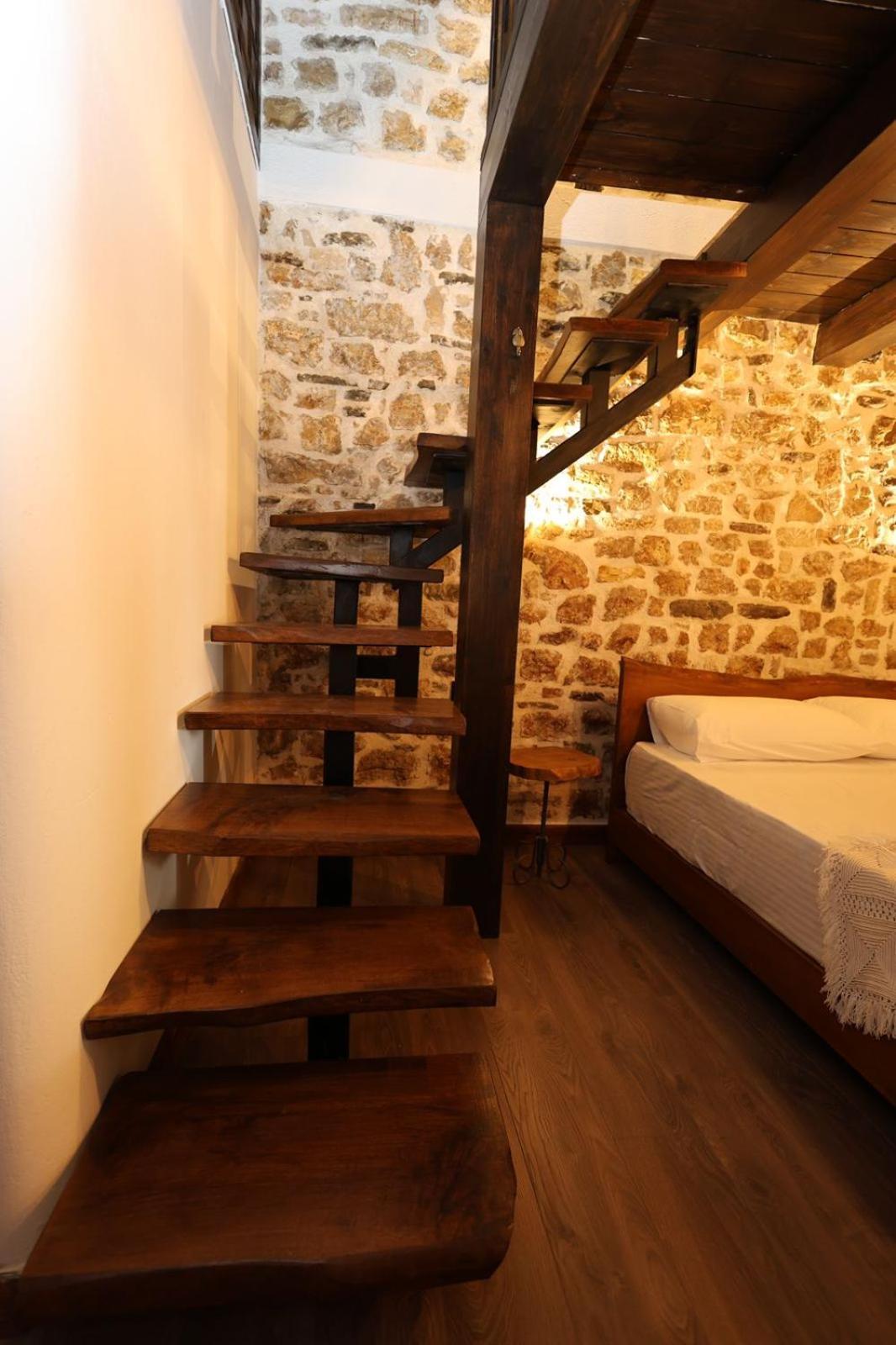 Ador Boutique Hotel Berati Exterior foto