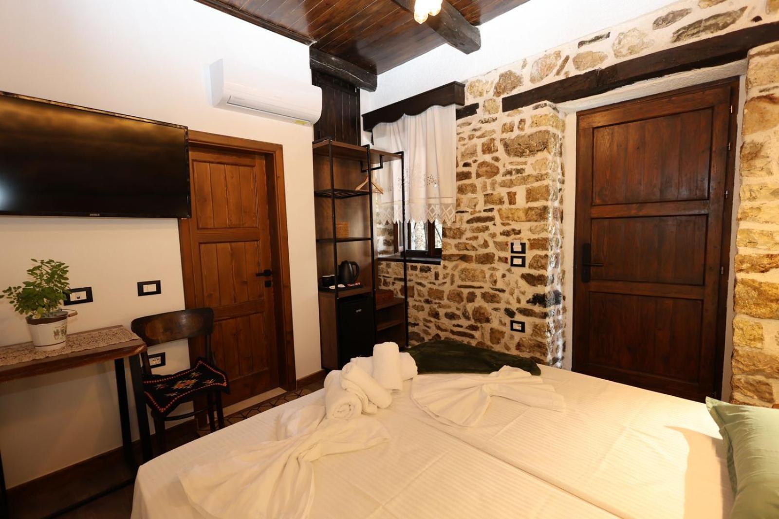 Ador Boutique Hotel Berati Exterior foto
