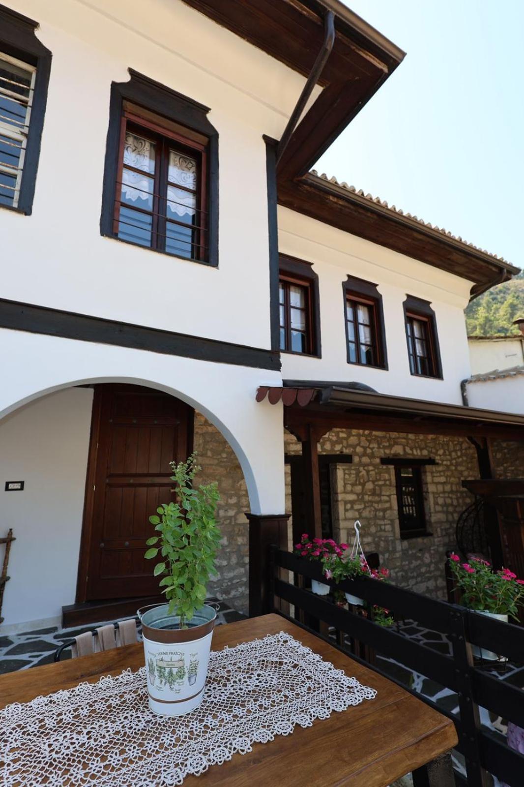 Ador Boutique Hotel Berati Exterior foto
