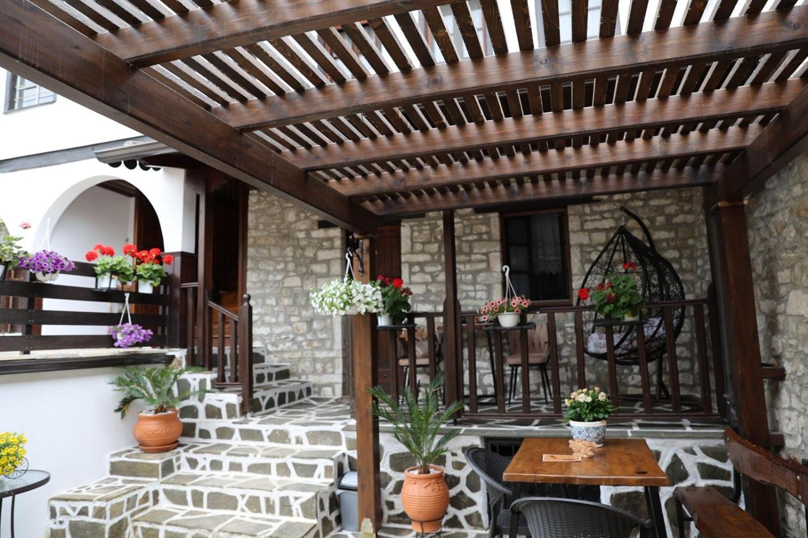 Ador Boutique Hotel Berati Exterior foto